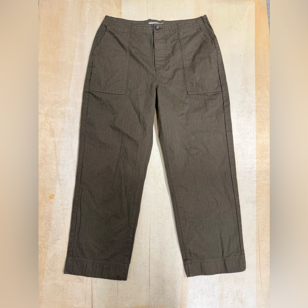 EVERLANE
Organic Cotton Herringbone Pant - Olive - Picture 5 of 8